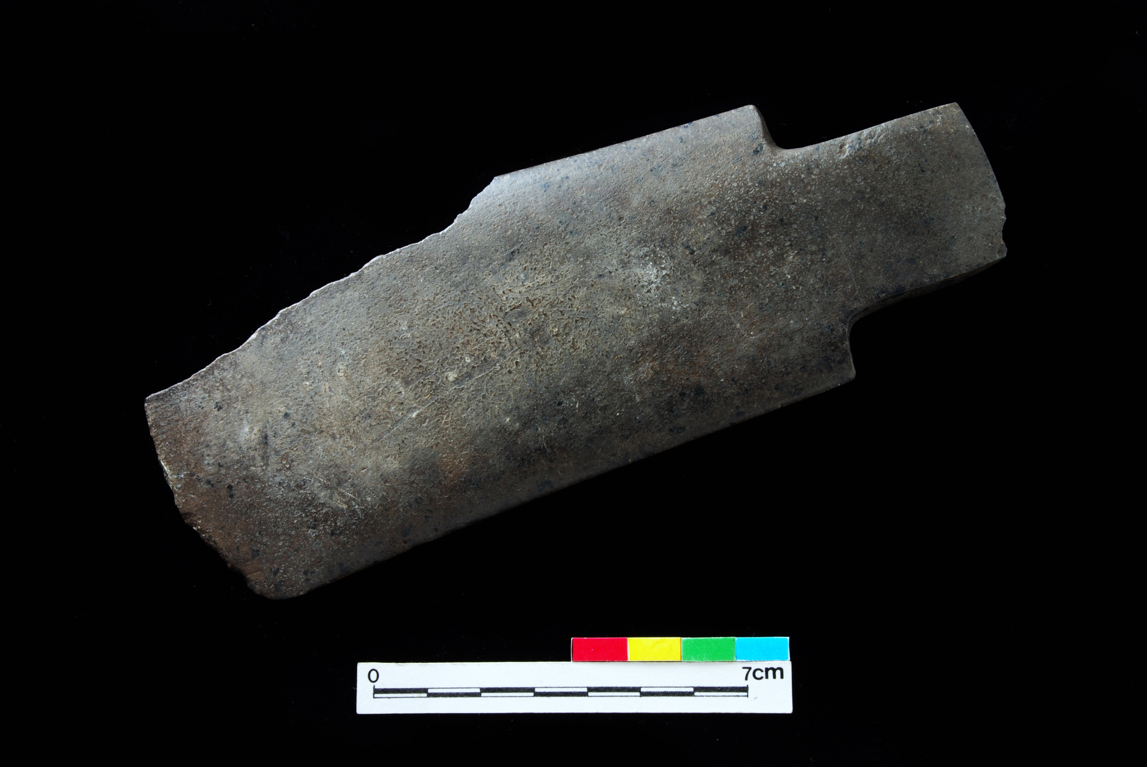 有肩石斧殘件-圖示