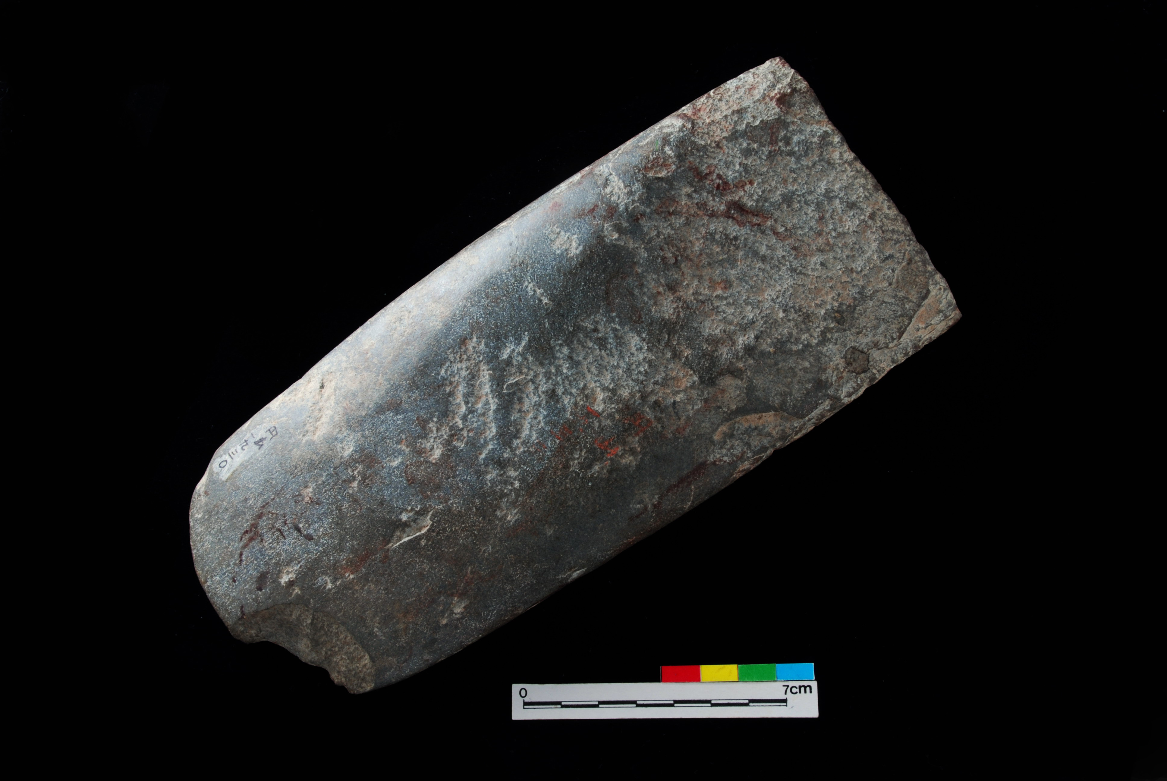 磨製石斧殘件-圖示